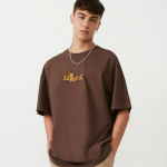 Camiseta Relaxed Em Meia Malha Com Estampa Do Coyote Marrom